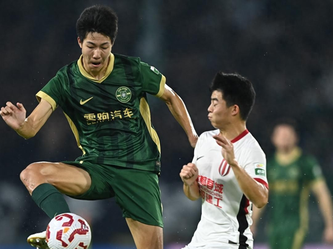 关于今夜体能课后，成都蓉城回应争议备战欧超杯，更衣室稳定，心理建设被强调的信息